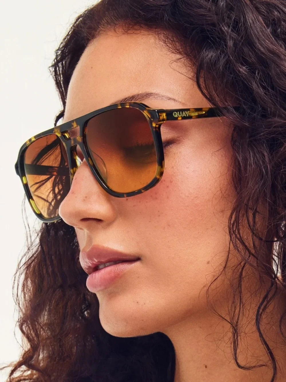 Quay On The Fly Shiny Yellow Tortoise Frame / Orange Lens Sunglasses NIB